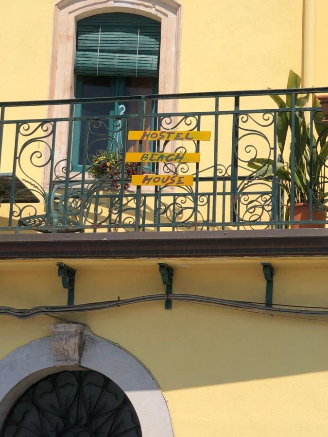 Hostel Beach House Giardini Naxos Eksteriør billede