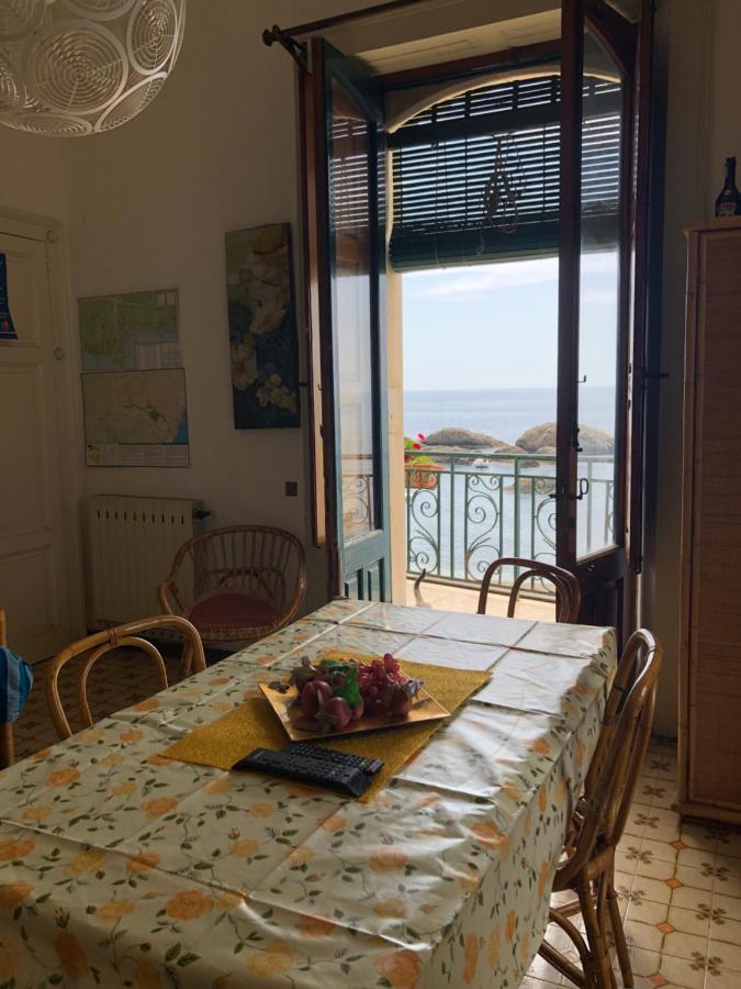 Hostel Beach House Giardini Naxos Eksteriør billede