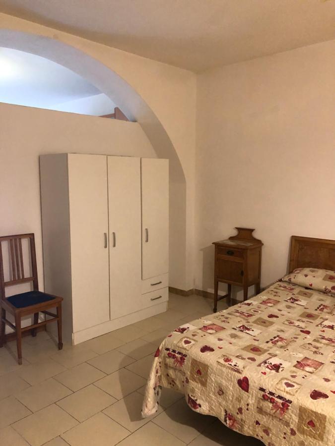 Hostel Beach House Giardini Naxos Eksteriør billede