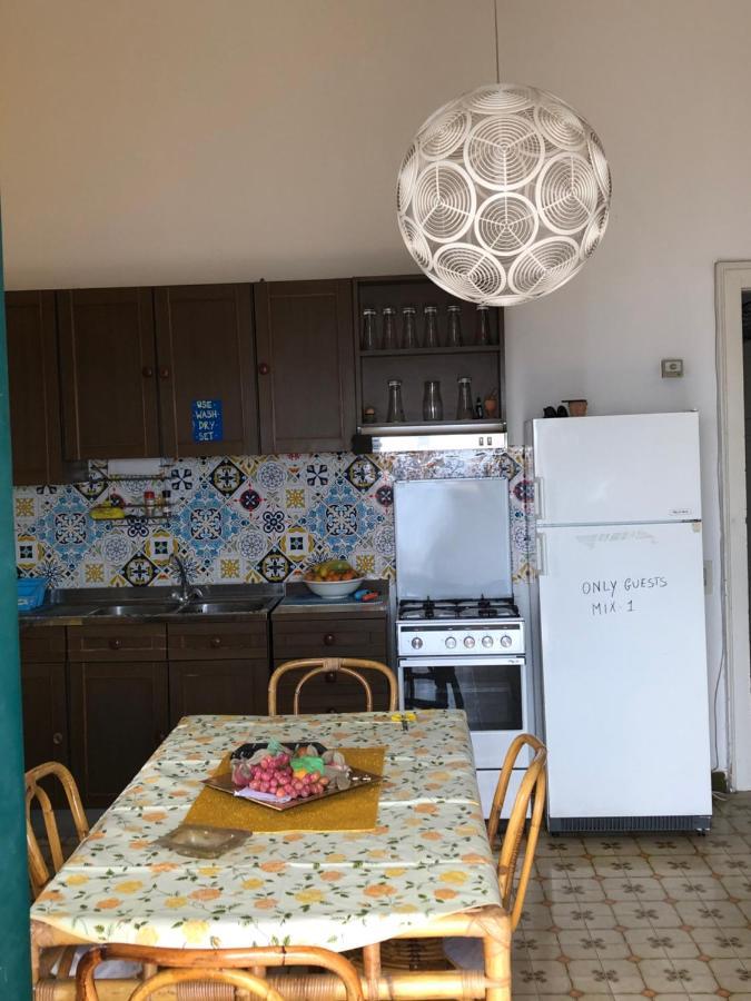 Hostel Beach House Giardini Naxos Eksteriør billede