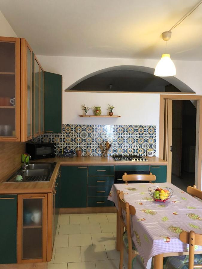 Hostel Beach House Giardini Naxos Eksteriør billede