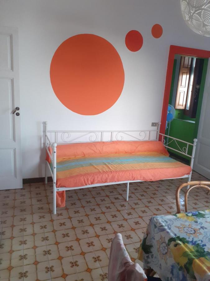 Hostel Beach House Giardini Naxos Eksteriør billede